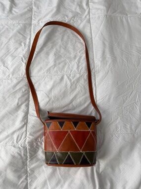 Vintage LJ Simone New York Brown Leather Crossbody Bucket Purse Bag Colorblock
